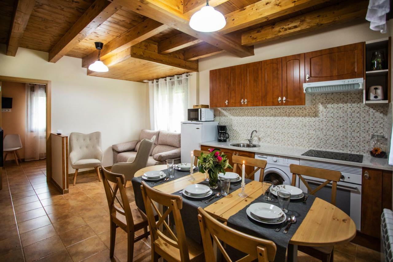 El Campo Mateo Apartamentos Onís المظهر الخارجي الصورة
