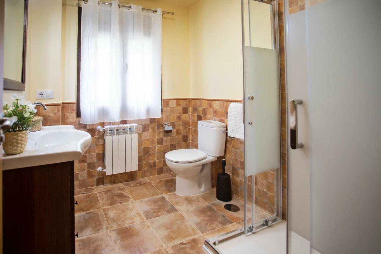El Campo Mateo Apartamentos Onís المظهر الخارجي الصورة