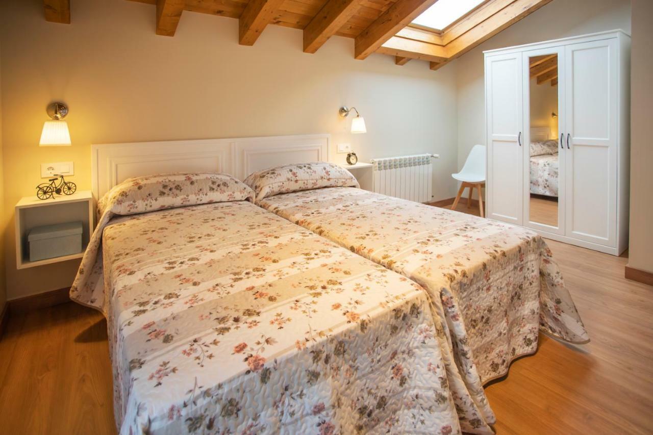 El Campo Mateo Apartamentos Onís المظهر الخارجي الصورة