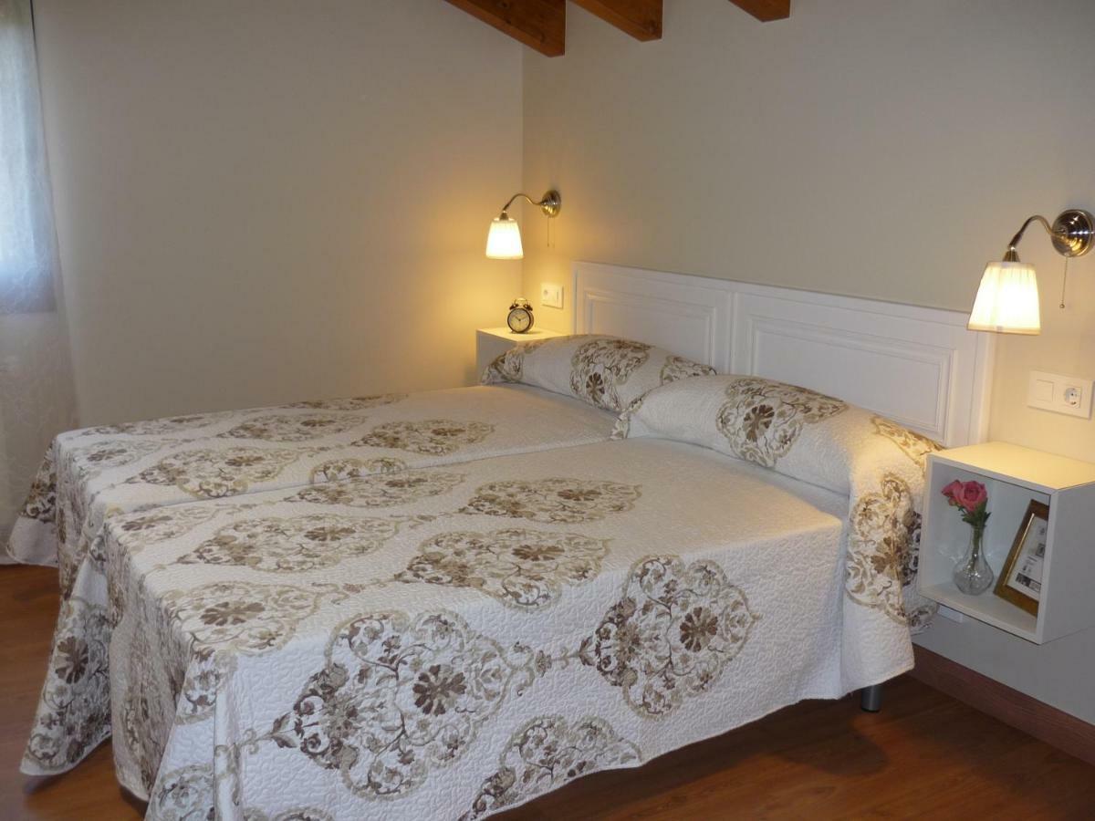 El Campo Mateo Apartamentos Onís المظهر الخارجي الصورة