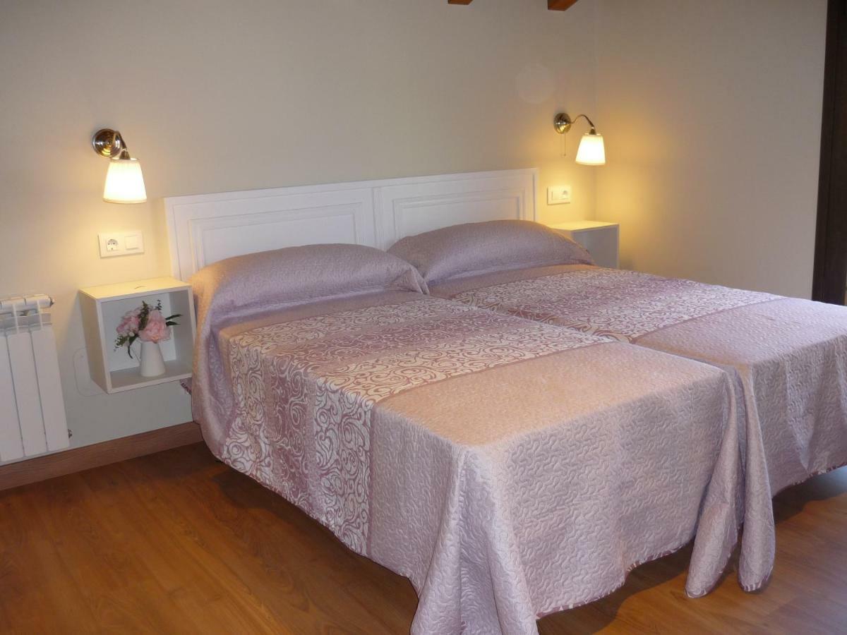 El Campo Mateo Apartamentos Onís المظهر الخارجي الصورة